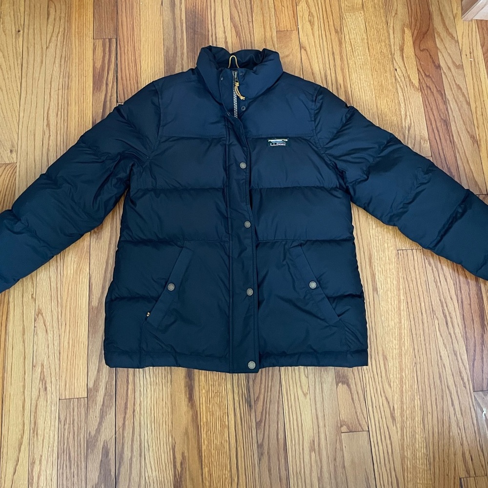 L.L Bean Women’s black puffer jacket